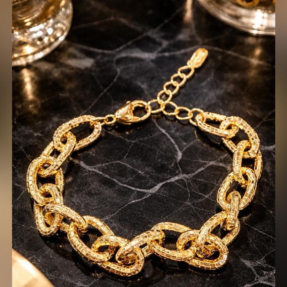 Jewelry - Gold Tone Chunky Chain Bracelet Textured Links Statement Luxury Style